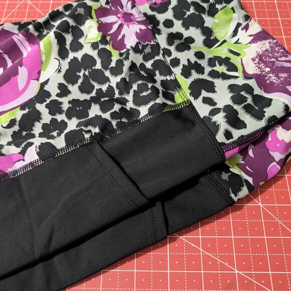Like NEW LuLaRoe Fearless Leggings - Picture 3 of 9